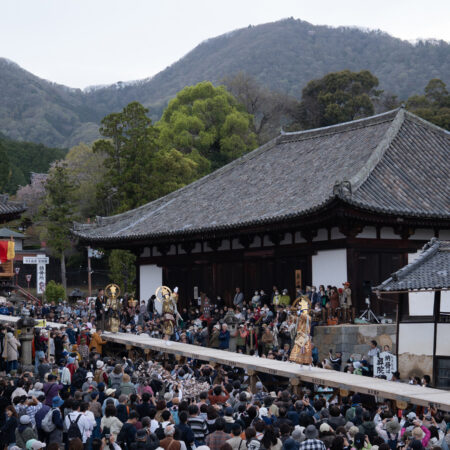 4/14(火)中之坊山門にて観覧！當麻寺｢練供養会式｣特別拝観ツアー【写仏体験付き】
